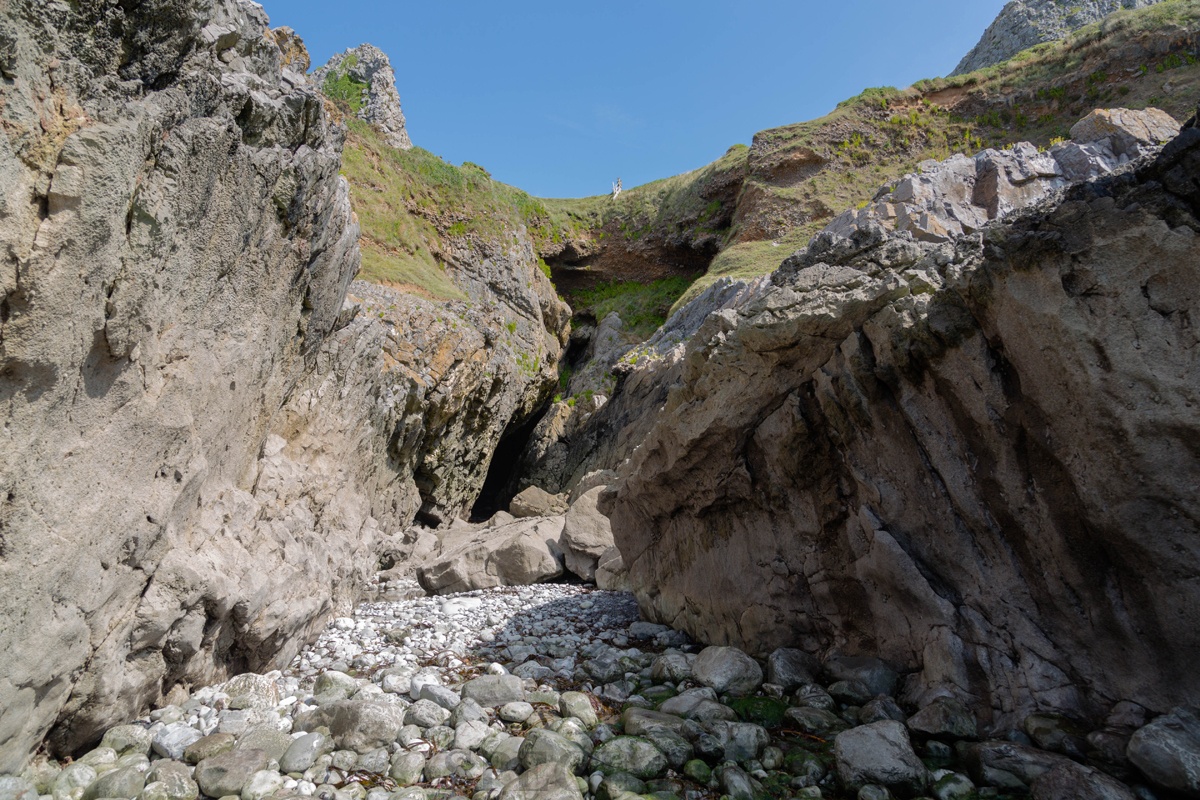 Zoom in _K6A0542 Red Chamber - entrance_w.jpg