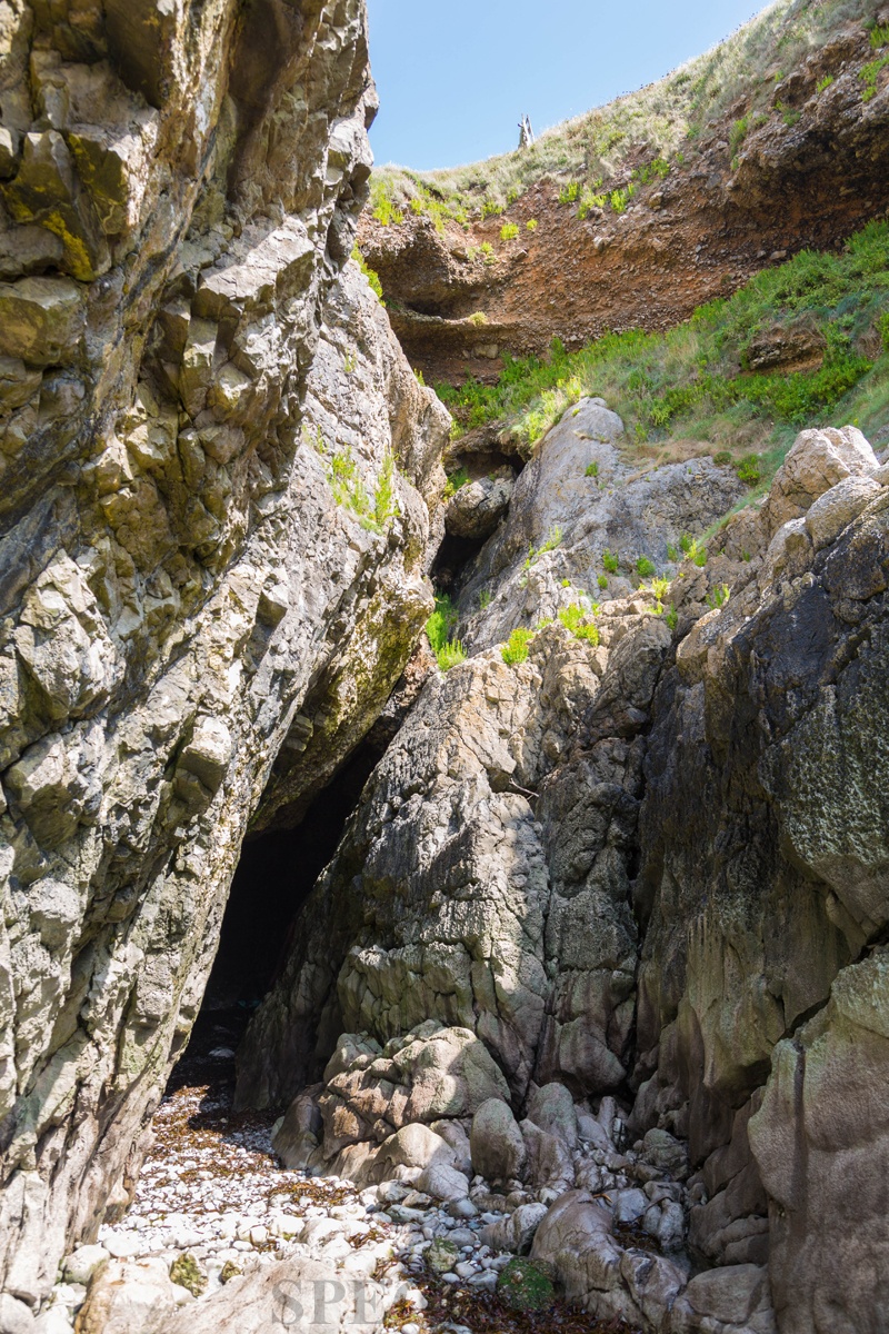 Zoom in _K6A0557 Red Chamber - entrance_w.jpg