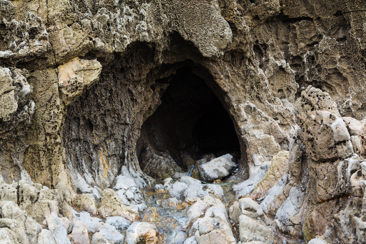 Zoom in 8K6A0880Resurgence Cave_w.jpg