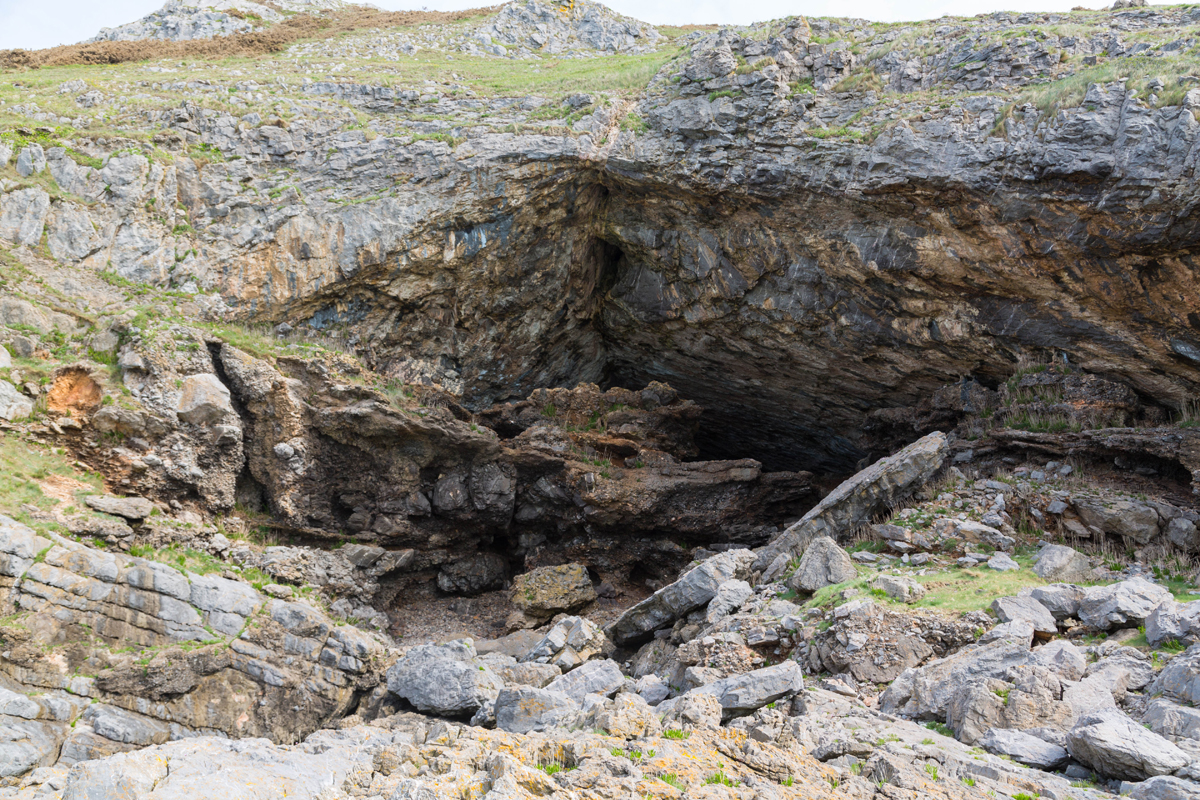 Zoom in 8K6A0992 Bacon Hole - cliff location_w.jpg